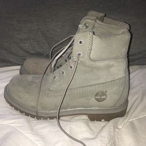 Women’s Waterproof Timberland Boots in Gray